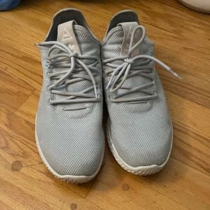 Pharrell Williams tennis hu